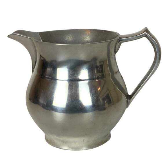 Wilton Armetale Plough Tavern Glossy Pewter Water Pitcher 48 oz Made in USA - Picture 1 of 7